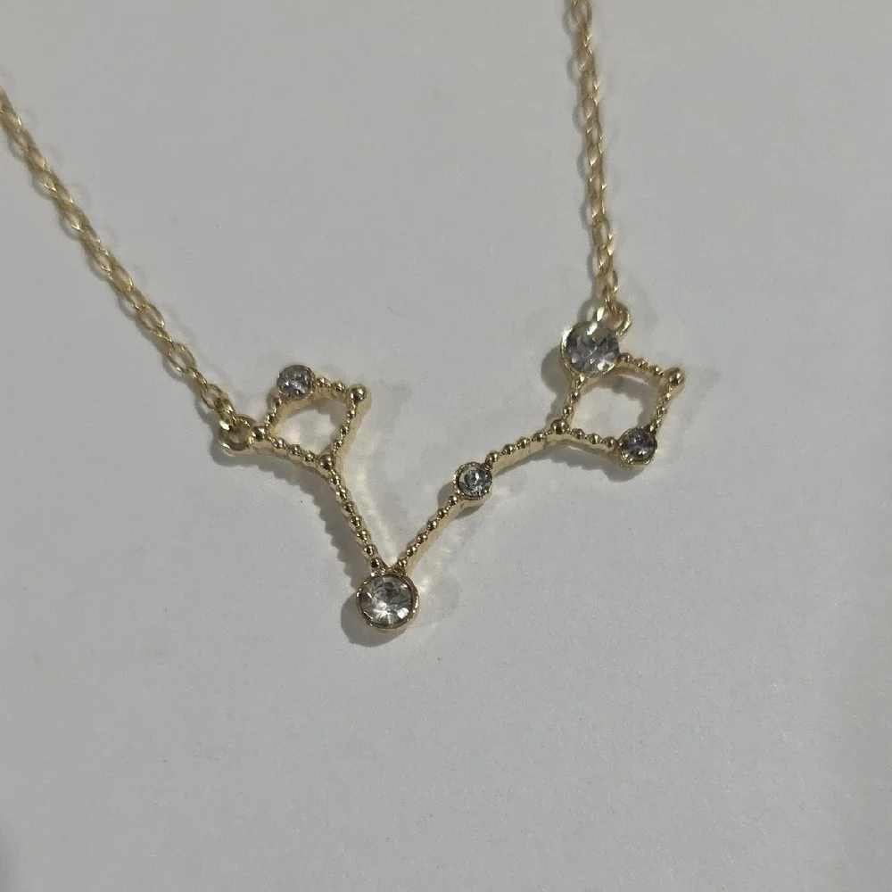 N/A elegant gold